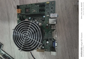 Placă de bază OEM Intel cu grilă și cooler, neprobată