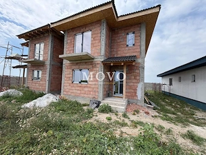 Duplex despartit cam tehnica | 5 camere | Toate utilitatile | 2 bai |