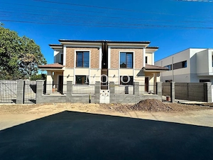 Duplex despartit prin camera tehnica | 4 camere | Toate utilitatile |