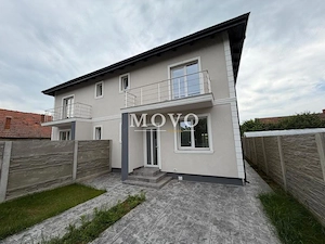 Duplex | 4 camere | Asfalt | Finisaje premium | Curte generoasa |