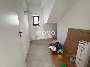 Triplex in Sacalaz | Finisaje premium | 4 camere | Asfalt | 2 balcoane - imagine 12