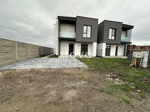 Duplex | Parter + Etaj | Toate utilitatile | Curte generoasa | - imagine 2