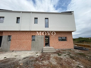 Triplex in Sacalaz | Finisaje premium | 3 camere | Asfalt | 2 terase - imagine 2