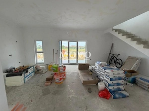 Triplex in Sacalaz | Finisaje premium | 3 camere | Asfalt | 2 terase - imagine 3