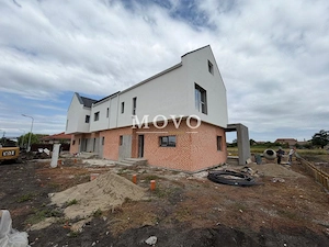Triplex in Sacalaz | Finisaje premium | 3 camere | Asfalt | 2 terase