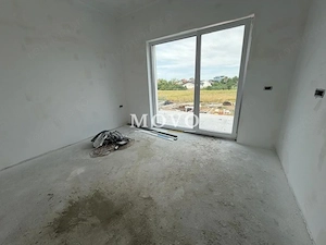 Triplex in Sacalaz | Finisaje premium | 3 camere | Asfalt | 2 terase - imagine 5