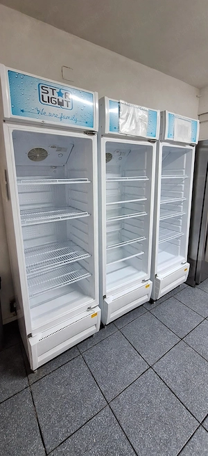Vitrină frigorifică Star-Light VFM-309L, 309 Litri, stare excelentă   funcțională