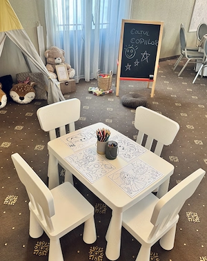 Kids Corner | Colț joacă pentru copii | Ateliere creative | Evenimente | Aniversări | Nunți