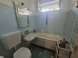Cartier Sasar (zona str, V.Babes) - ap. 4 camere, 2 bai, balcon, etaj 3 - imagine 8