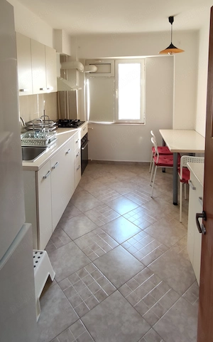 Apartament 3 (trei) camere, spațios, luminos și liniștit, cu vedere spre parc și lac - imagine 8