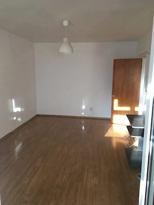 Apartament 3 (trei) camere, spațios, luminos și liniștit, cu vedere spre parc și lac - imagine 5