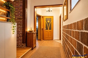 Apartament loft unicat 200 mp in inima Brasovului Istoric, la poalele Tampei, la 5 minute de Piata S - imagine 4