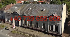 Clădire istorică situată în centrul localității Halmeu