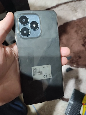 Telefon foarte frumos de la Real ma