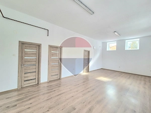 Spațiu comercial sau pentru birou de închiriat în zona centrală Arad. - imagine 3