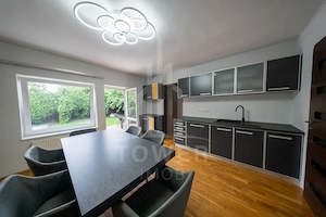 VILĂ DEOSEBITĂ ÎN ZONA CENTRALĂ A SIBIULUI | EXCLUSIVISTA - imagine 2
