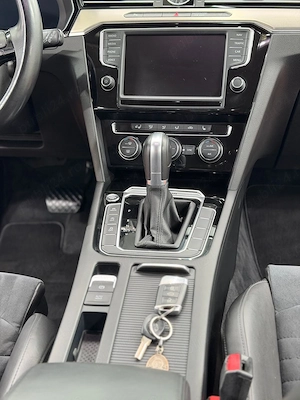 Vând vw Passat b8 2016 automat tracțiune integrală 2l 190 cai - imagine 7