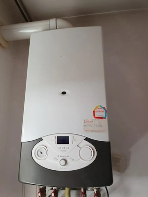 Vând centrală termică Ariston, Clas EVO 24 KW
