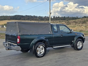 Nissan Navara Pick up 2010 4x4 2.5 diesel Stare perfecta  - imagine 2
