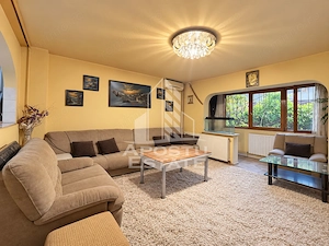 Apartament cu 3 camere, 2 bai, 2 balcoane, zona Vladeasa