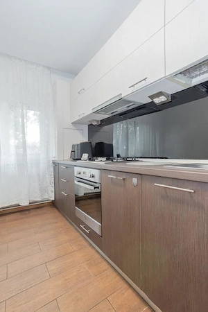 Apartament 3 camere de închiriat – Faleza Nord, Constanța - imagine 10