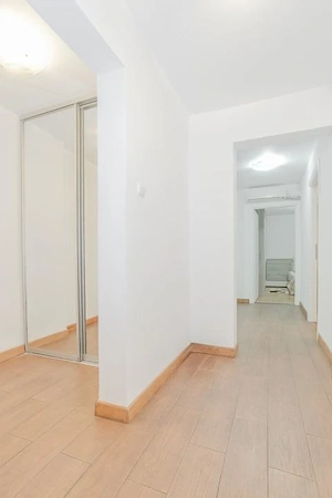 Apartament 3 camere de închiriat – Faleza Nord, Constanța - imagine 2
