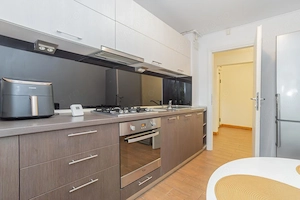 Apartament 3 camere de închiriat – Faleza Nord, Constanța - imagine 11