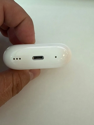 Căști Apple AirPods Pro 2 (Generation 2) Magsafe Case   Stare Excelentă - imagine 3