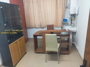 Km 4-5: apartament-spațiu cu intrare separată si balcon, 45mp,stradal ,două grupuri sanitare ,gaze