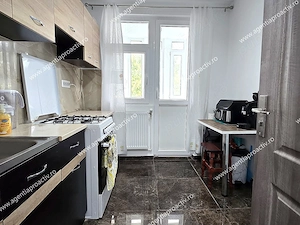 Apartament 2 camere, renovat, etaj 2   Micro 16 - imagine 7
