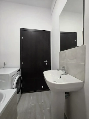 Metrou Universitate - Apartament 2 camere ! Centrala proprie ! - imagine 9