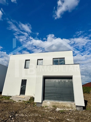 Casă individuală, 4 camere, 120mp utili, teren 442mp, Zona Unirii
