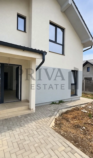 Casa individuală 4 camere, 2 bai, bucătărie închisă, 132 mp, Giarmata - imagine 2