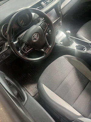 toyota avensis - imagine 4