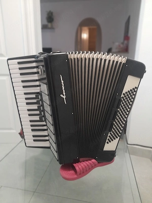 acordeon nou weltmaister.