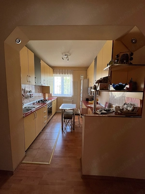 Apartament cu 2 camere si sufragerie 