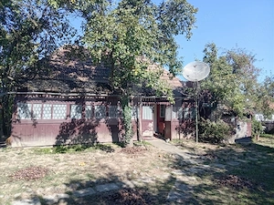 Casă cu teren de 885 mp în Văleni, județul Mureș