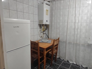 Închiriez apartament cu doua camere în zona centrală  - imagine 3