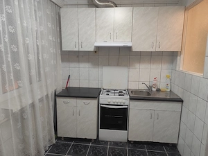Închiriez apartament cu doua camere în zona centrală 