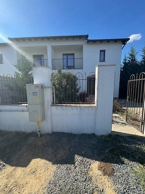CASA SPATIOASA 4 DORMITOARE BUCATARIE INCHISA ZONA SERENA ASFALT SI TOATE UTILITATILE - imagine 2