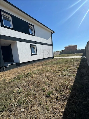 DUPLEX PE ETAJ 3 DORMITOARE BUCATARIE INCHISA TEREN 400 MP ZONA LINISTITA DE DEZVOLTARE - imagine 4