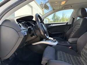 Audi A4 - imagine 17