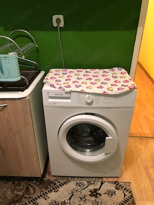 Proprietar vand apartament 1 camera spatios 38 m2 decomandat in Timisoara, strada Simion Barnutiu. - imagine 4