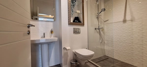 Apartament mobilat si utilat cu 2 locuri de parcare - imagine 13