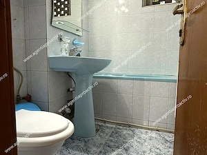 Apartament cu 3 camere de închiriat   Centru, parter - imagine 8