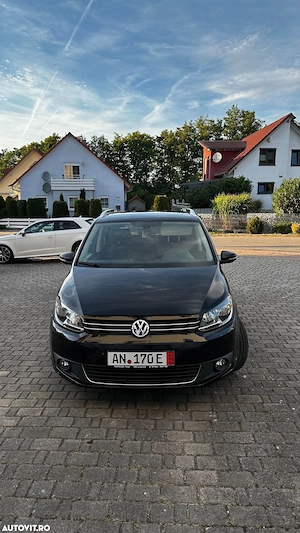 VW Touran 2012 1.6 motorina - imagine 2