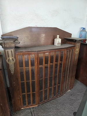 Mobilier vechi din lemn   Bufet și comodă vintage