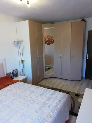 apartament 3 camere decomandat - imagine 3