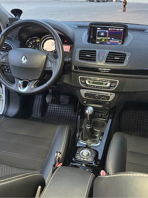 Renault megane 3 BOSE EDITION - imagine 4