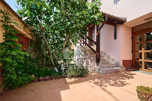Casa/Vila 4 camere, 6 Vanatori - imagine 2